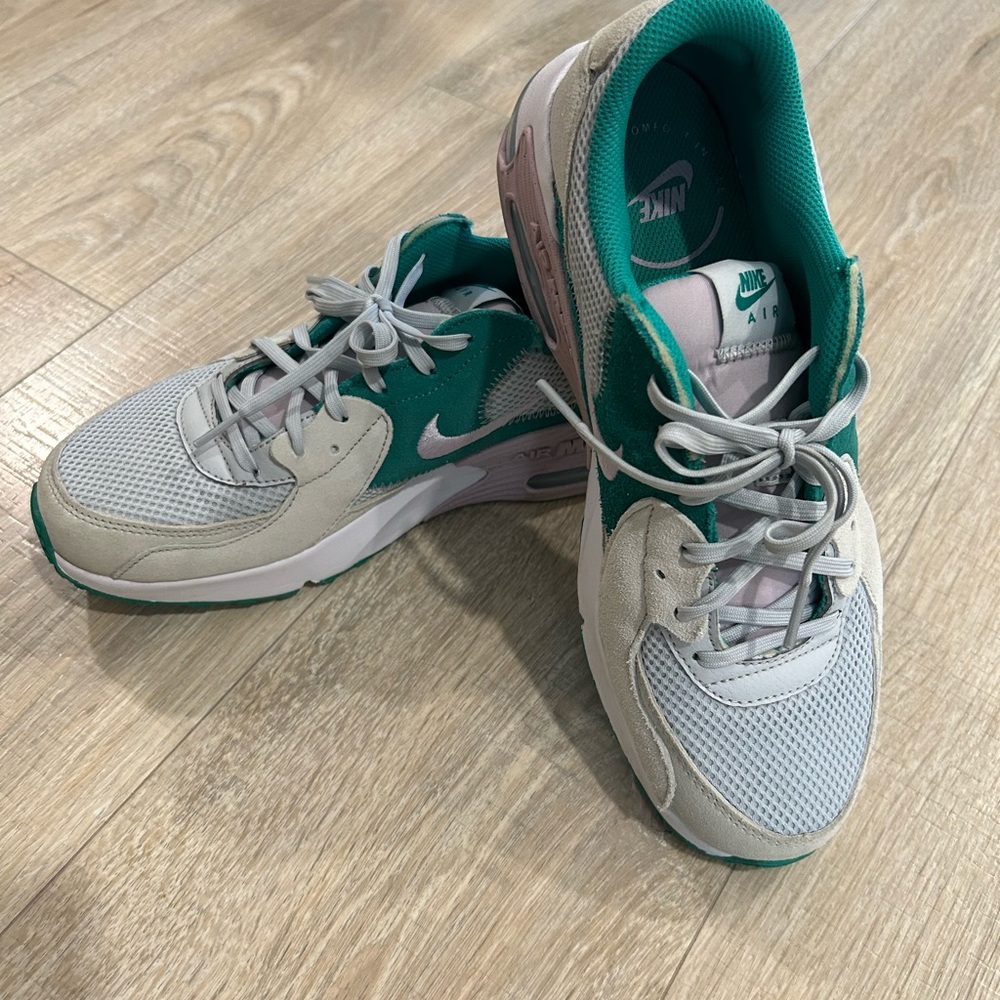 Nike Women's Sneakers - Gray and green